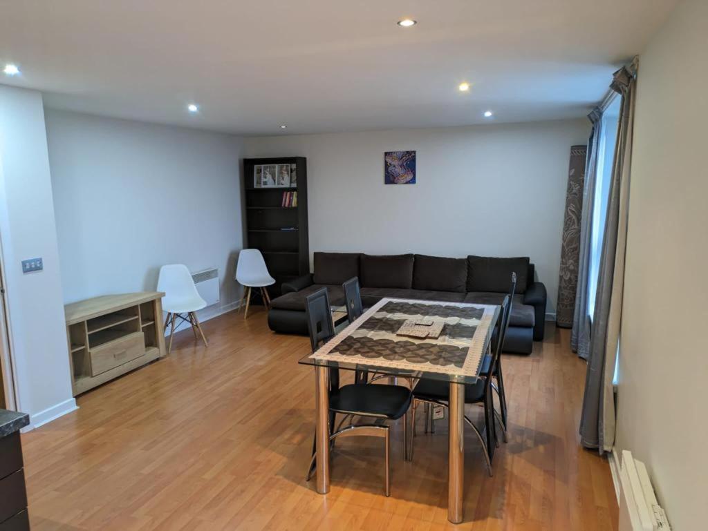 Modern 2 Bed Apartment With Stunning Seaside View Edinburgh Bagian luar foto